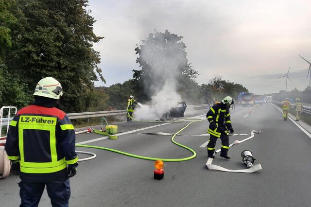 Riesiges Glück hatte der Fahrer eines Pkw, der am Donnerstagabend auf der A 31 zwischen den Anschlussstellen Dorsten/Lembeck und Reken in Flammen aufging. 