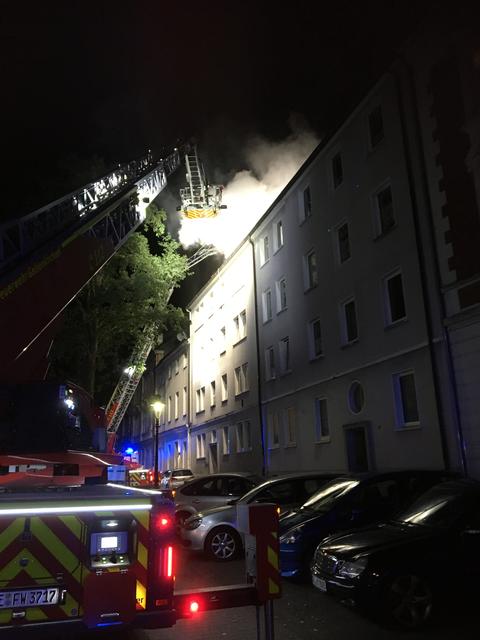 Dachstuhlbrand in der Braunschweigerstraße in Gelsenkirchen - Ückendorf