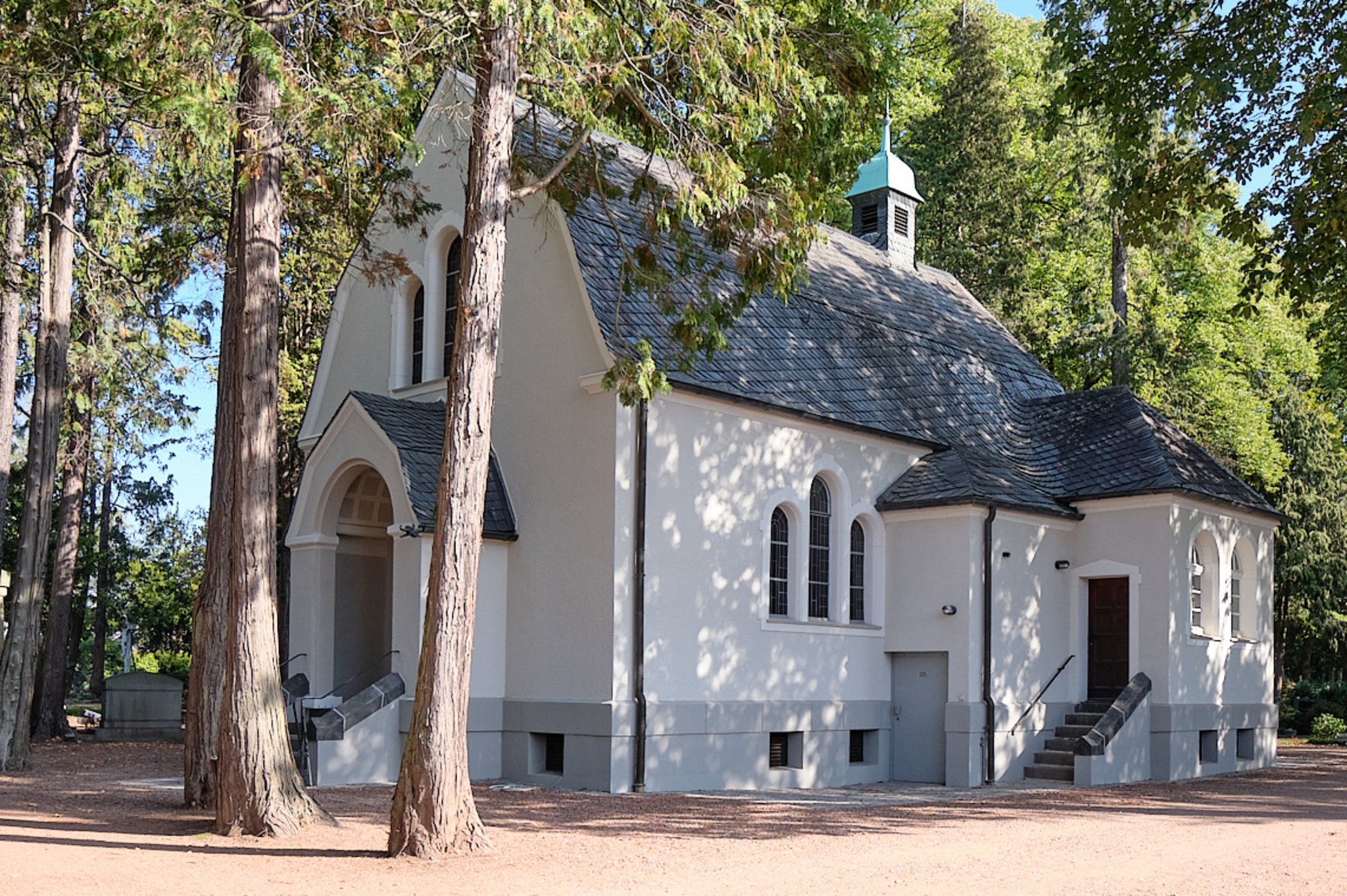 Stadt Hilden hat Kapelle auf dem Hauptfriedhof saniert In neuem Glanz