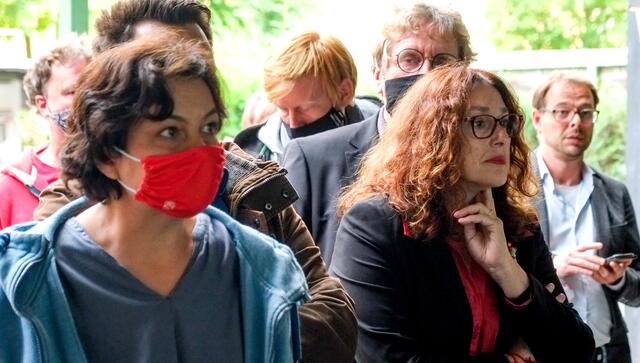 SPD-Kandidatin Monika Griefahn wartet am Wahlabend auf die Ergebnisse.
Foto: PR-Foto Köhring / AK
