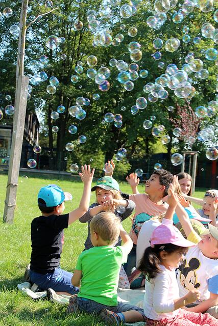 Titel: Seifenblasenzauber für Kinder: Spaß, Lernen und unvergessliche Momente
