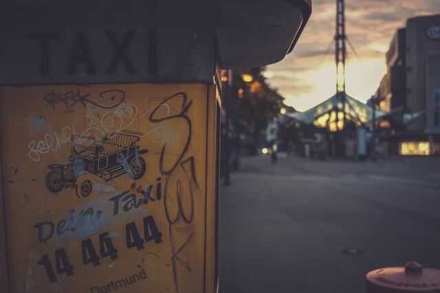 Vielleicht ein Taxi, da auch hier ....