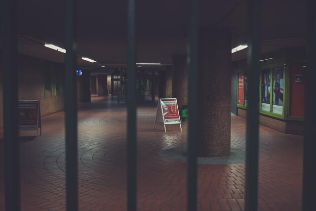 Kein Durchgang, kein Eingang .... auch nicht mit Mund-Nasenschutz