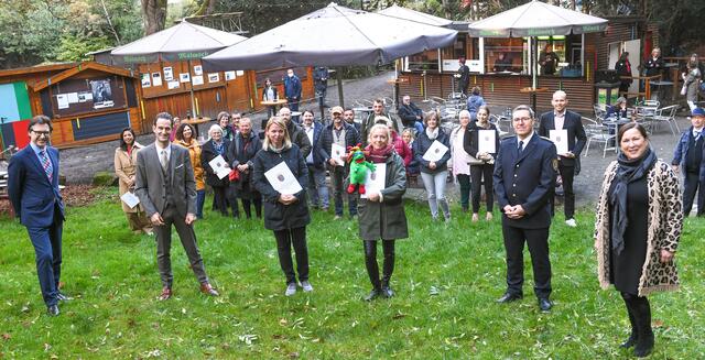 Alle engagierten Mülheimer auf einen Blick - in vorderster Reihe (v.l.) Frank Steinfort, Patrick Marx, Kirsten Heer, Doris Wischermann, Harald Karutz und Anke Dieberg-Hemmerle.