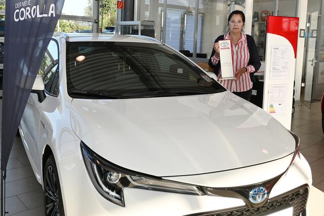 25 Jahre Autohaus Swebenring: Geschäftsführerin Marianne Borgmann blickt auf eine lange Erfolgsgeschichte zurück. | Foto: Bludau