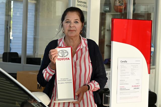 25 Jahre Autohaus Swebenring: Geschäftsführerin Marianne Borgmann blickt auf eine lange Erfolgsgeschichte zurück. | Foto: Bludau