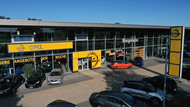 Das Autohaus Borgmann bietet für Opel Corsa Elektro Kunden eine außergewöhnliche Aktion: Die Vorfinanzierung des Bafa-Zuschusses.  | Foto: Bludau