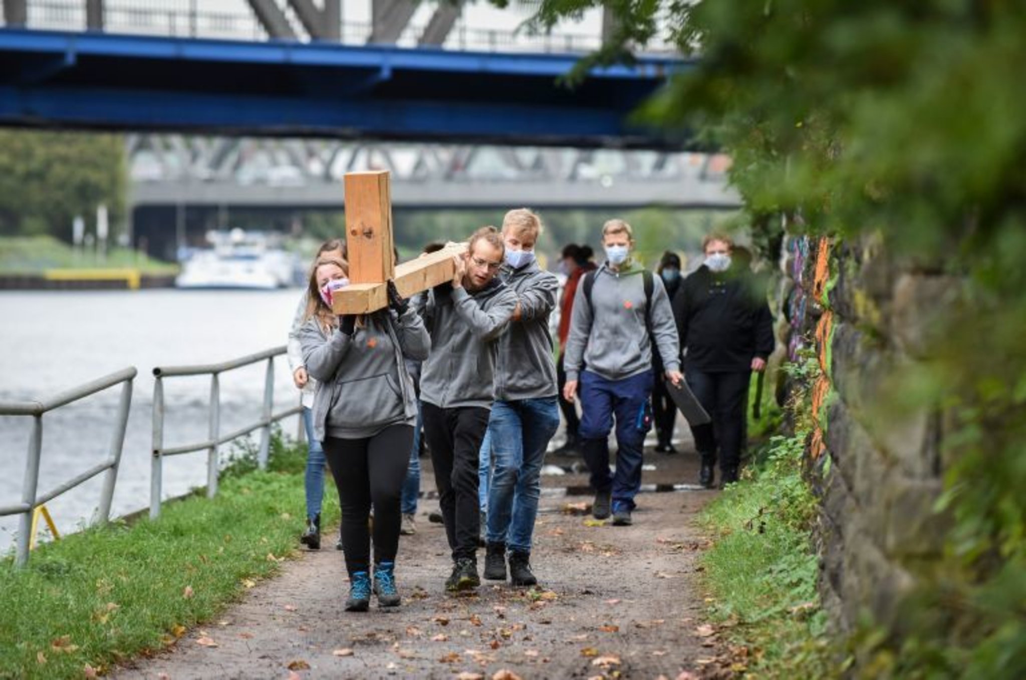 Jugendkirche „Tabgha“ wandert von Oberhausen nach Duisburg Pilgern