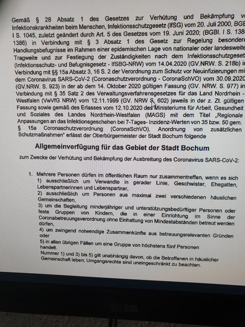 Hier hat die gerade Linie eine neue Variante.
Wie schön für uns ....
