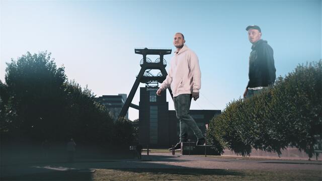 Screenshot aus dem Musikvideo „Zuhause“