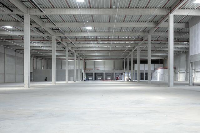 Jeder Hallentrakt besitzt eine Grundfläche von 10.000 m2.