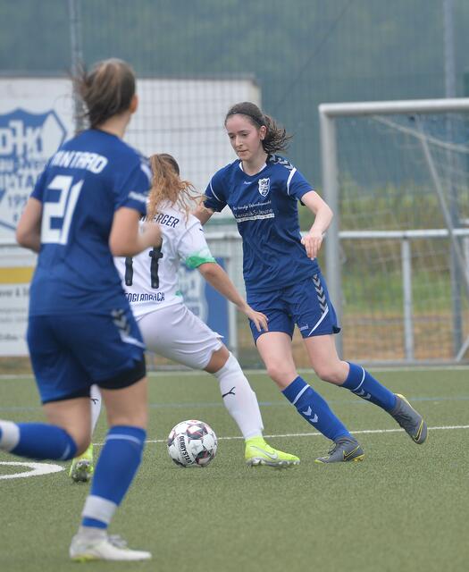 Die Mintarder Damen reisen nun nach Neuss zum Spitzenspiel der Landesliga.
Foto: Bangert