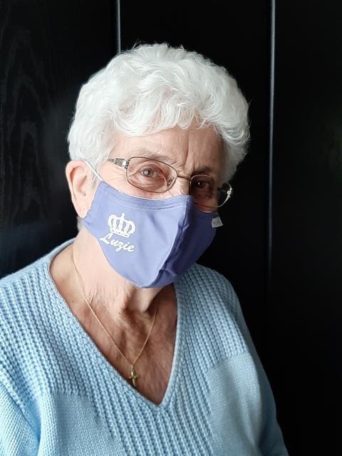 ich trage Mundschutz - ein Geschenk von meiner Tochter ,- selbstgemacht