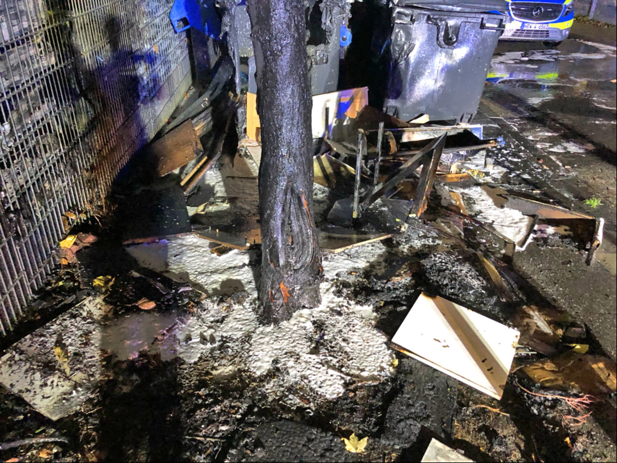 Brennpunkt Monheim Nach Großbrand In Monheim 15 Anwohner Im Hotel Die Ganze Wahrheit - kqd4vuo