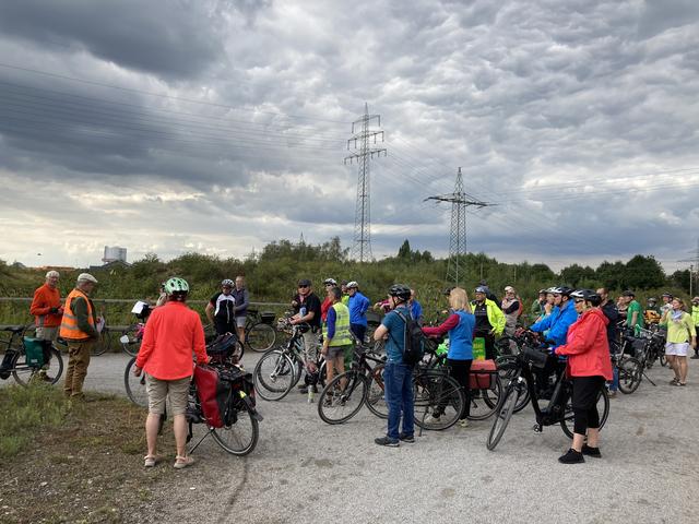 Grüne ADFC-Tour durch den Bezirk 4 Borbeck am 6.9.20 hier im Gleispark | Foto: Claudia Harfst