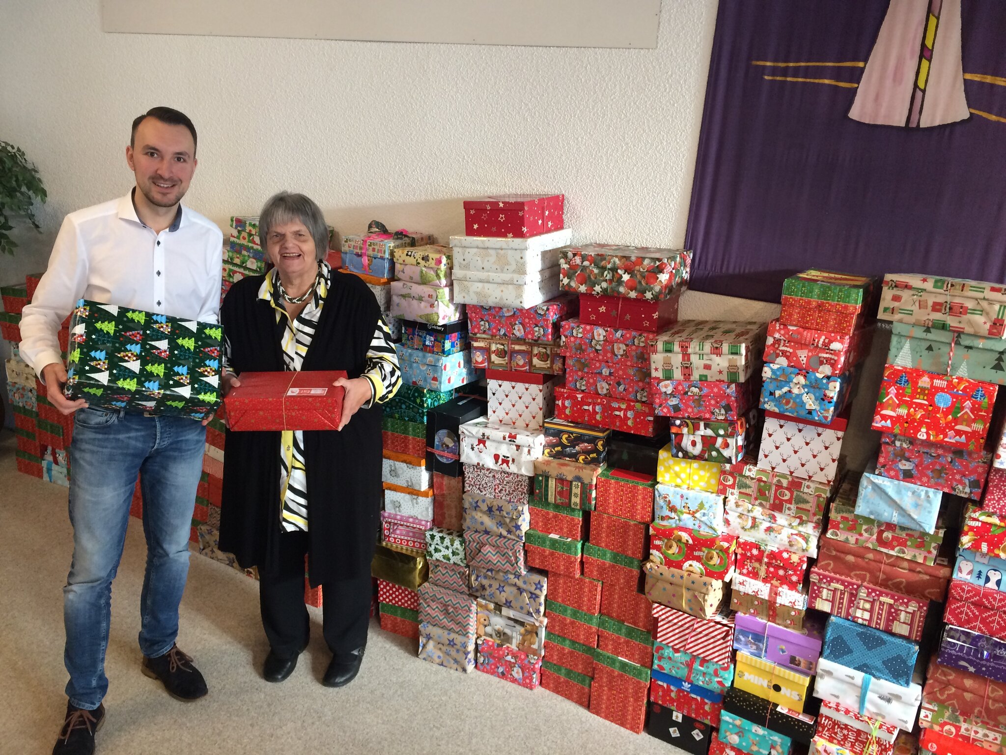 Weihnachten Im Schuhkarton Osnabrück 2022 Bei der Aktion „Weihnachten im Schuhkarton“ kann jeder mitpacken