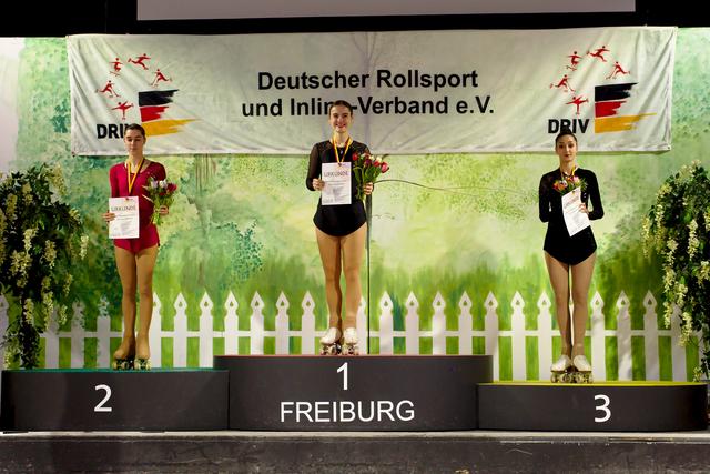 Maike Gangelhoff bei den Deutschen Meisterschaften, 1. Platz Pflicht (Freiburg, 2019).