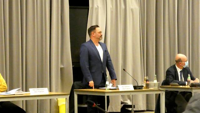 Scharnhorsts neuer Bezirksbürgermeister Werner Gollnick während seiner Verpflichtung. | Foto: Ralf K. Braun