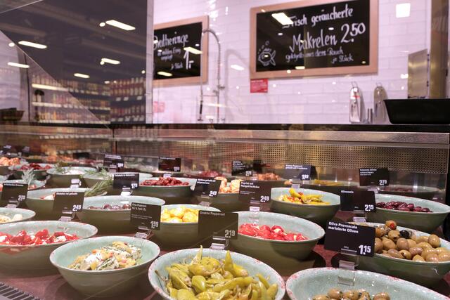 Wattenscheider Rewe-Markt Mokanski feiert Wiedereröffnung: Neues Einkaufserlebnis in Bochum - Bochum