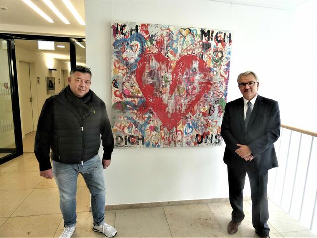 Markus Uferkamp und OB Marc Buchholz zeigen ein Herz für den Karneval und suchen gemeinsam mit den Parteien nach Lösungen, ihn finanziell auf solide Beine zu stellen.
Archivfoto: Thomas Emons