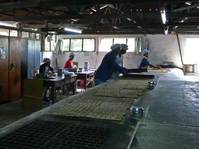 In der Keksfabrik in St. Aubin