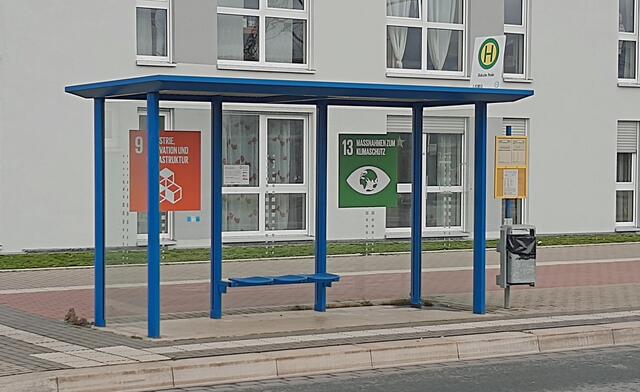 Diese Bushaltestelle ist eine der umgestalteten Flächen.