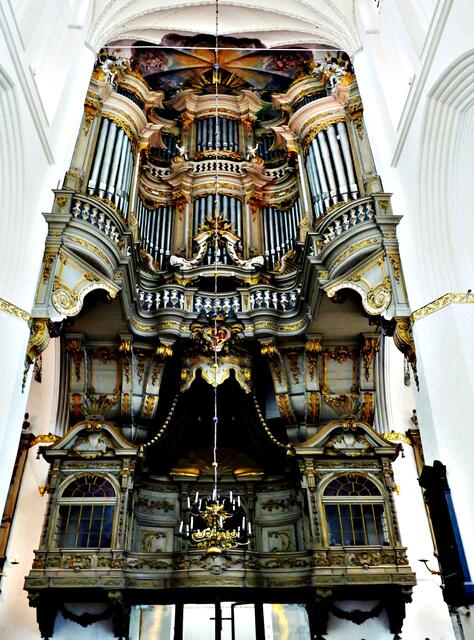 Orgel mit Fürstenempore
