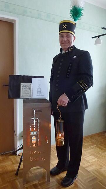 Ralf Kusmierz im Bergkittel der Ehrengarde. Foto: Kusmierz