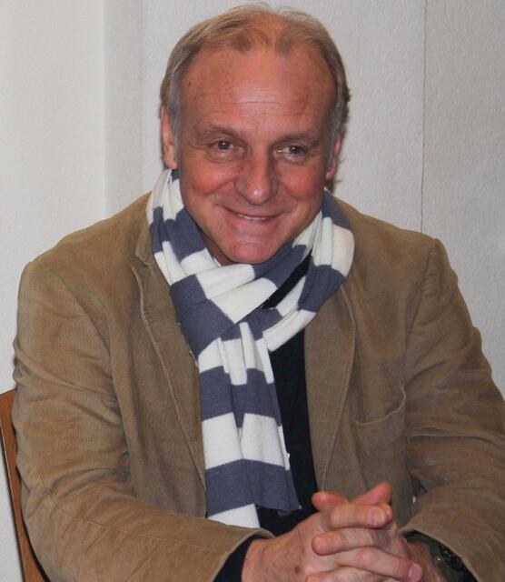 Rechtsaußen Rüdiger Abramczik musste aus finanziellen Gründen 1980 an Borussia Dortmund verkauft werden. Am 21. Februar 1981 gegen Schalke scheiterte er zweimal in aussichtsreicher Position an Torwart Norbert Nigbur. Foto: privat