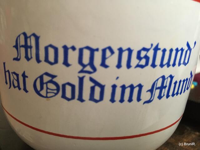 Hier seht ihr meinen Kaffeepott!
Und das ist die Lösung:
Es war: KAFFEEPRÜTT  ;-)))