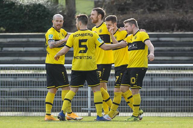 Stürmer Danny Rankl (7) sicherte seiner Mannschaft mit seinem Kopfballtor den wichtigen Punktgewinn gegen Rot Weiß Oberhausen.