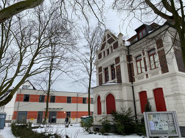 Ein Blick auf die Villa und den angrenzenden Kindergarten. Fotos: SPD Ortsverein Heßler