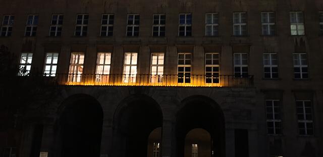 Ein Licht für jeden Corona -Toten.
 RIP.