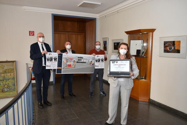 Christoph Gerwers, Heinz Streuff, Dirk Salzsieder und Sandra Kimm-Hamacher stellen die virtuelle Job4U-Lehrstellenarena vor.