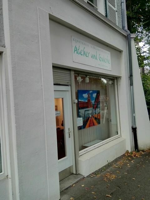 ...kleine Ladenlokale ...