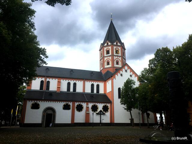 An der Basilika St. Margareta bin ich immer sehr gerne! Kraft und Hoffnung schöpfen... in Gerresheim! ♥