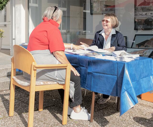 Doris Knierim gibt Auskunft über Pflege, Hilfe im Haushalt, einfach alle Fragen rund ums Alter.
Foto: Behmenburg