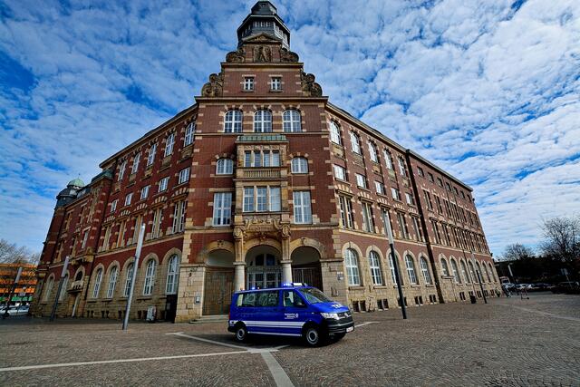 Neuer Mannschaftstransportwagen-Ortsverband (MTW-OV) für das THW Gelsenkirchen
 | Foto: THW OV-Gelsenkirchen Kurt Gritzan