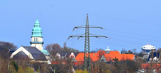 Herz-Jesu-Kirche, Wittekindschule und Colani-Ei