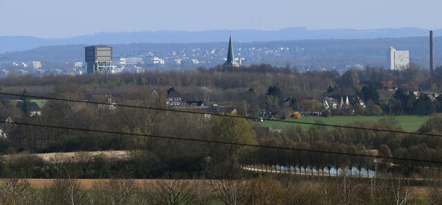 Blick auf Eving mit dem Kanal