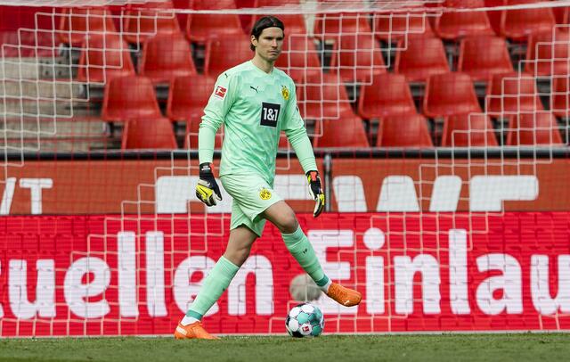 Marwin Hitz am 26. Spieltag beim Spiel gegen den 1. FC Köln im Tor des BVB.