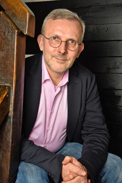 Nathaniel Stott vom Pub "The Shakespeare" in Herdecke produziert jetzt Bierbrand.