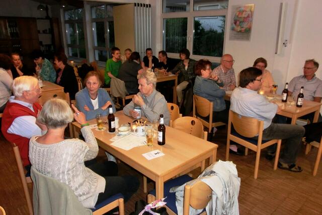 Dieses Foto vom Wanheimer Kneipenquiz aus guten, Nicht-Pandemiezeiten wurde im April 2015 aufgenommen.