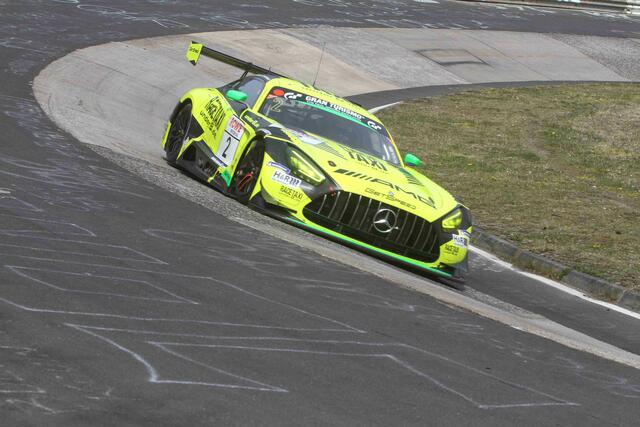 Maximilian Götz vom AMC Duisburg e. V. im GT3 Mercedes im Karusell