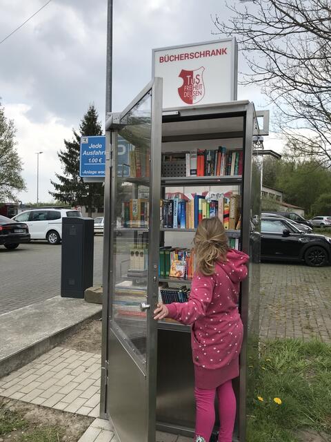 Stöbern erwünscht: Auch für die Jüngsten ist reichlich Literatur vorhanden.