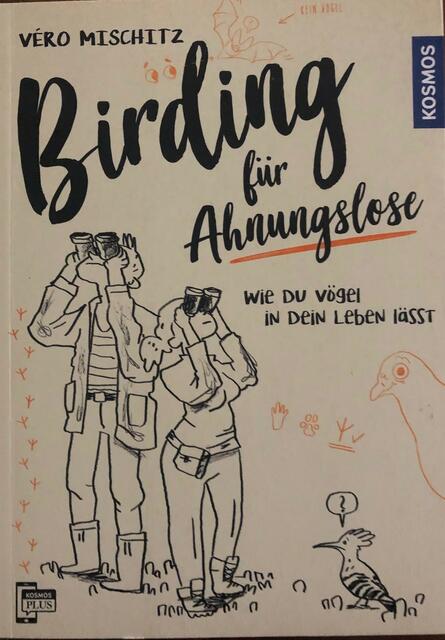 Zur Unterstützung der Kindergärten gibt es zusätzlich ein Poster, das einheimische Gartenvögel vorstellt, und das Buch „Birding für Ahnungslose“, das einfach und mit Witz die Welt der Federtiere erläutert.