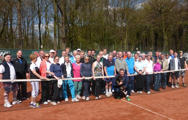 Auf eine publikumsintensive Sasioneröffnung wie auf dem Archivbild aus dem Jahr 2016 wird der TKM wieder verzichten müssen. Trotzdem freuen sich alle Mitglieder auf eine gute Sportzukunft.
Archivfoto Terhorst: