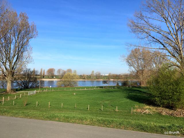 Natur und Wasser... dazu blauer Himmel... Herrlich!!! ♥
