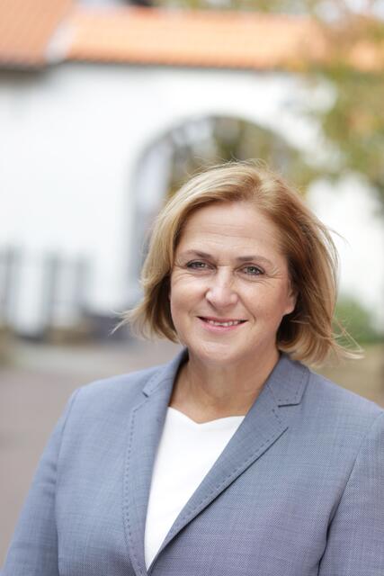 Bürgermeisterin Michaela Eislöffel freut sich über die Auszeichnung.