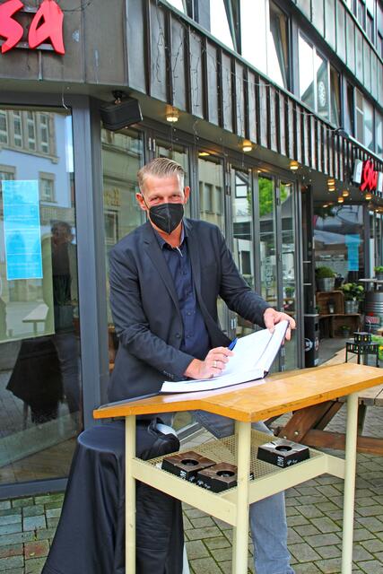 Bernd Kapler freut sich über das volle Reservierungsbuch. | Foto: K. Rath-Afting